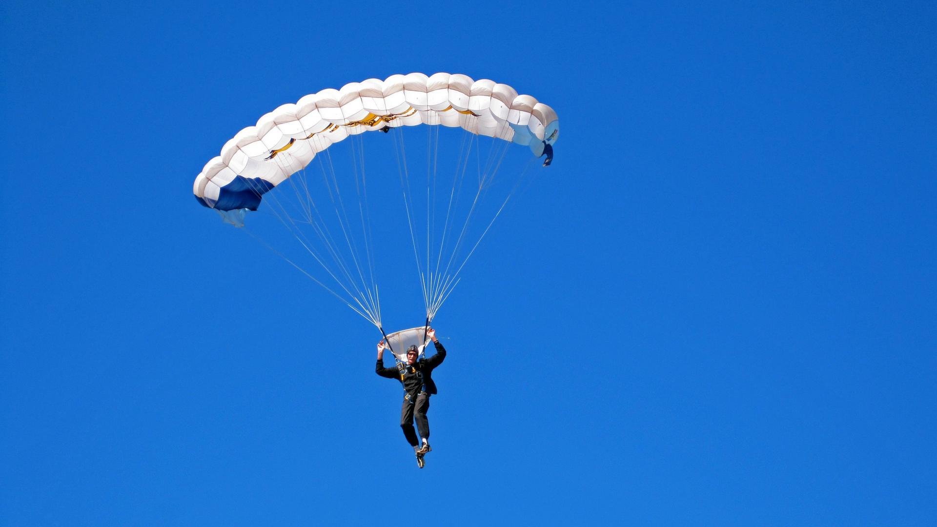 九游游戏中心下载-美国马术协会举办国际马术科技大会，推动行业技术交流与合作。