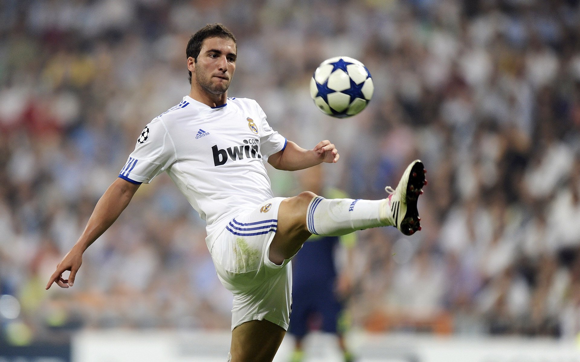 九游体育在线直播-逆转神话：哪些比赛让整个欧洲沸腾？